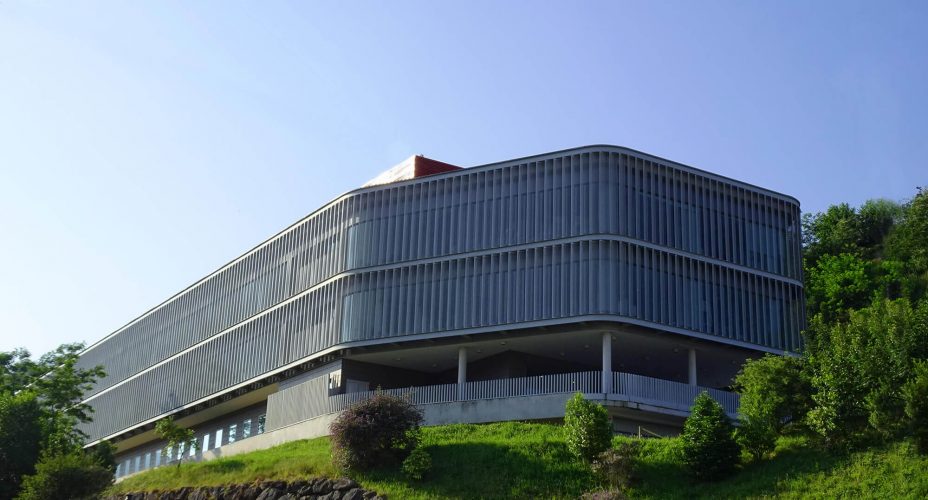<h2>Centro de Investigación en Nanomateriales  y Nanotecnología (CINN)</h2>