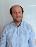Investigador Posdoctoral
Tecnologías Cuánticas y Nanomateriales
Laboratorio de Simulaciones Cuánticas
Avenida de la Vega 4-6 33940 - El Entrego
Tel. + 34 985 733 644
vincent.lienhard@cinn.es